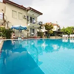 Dedeminn Garden Hotel 4*