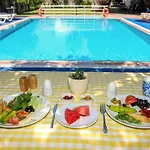 Hotel Dedeminn Garden