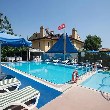 Dedeminn Garden Hotel 4*