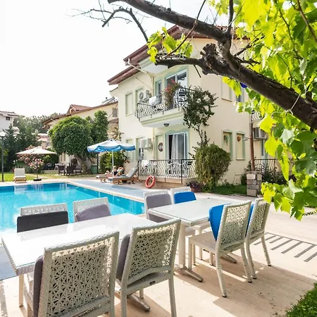 Dedeminn Garden Hotel 2*