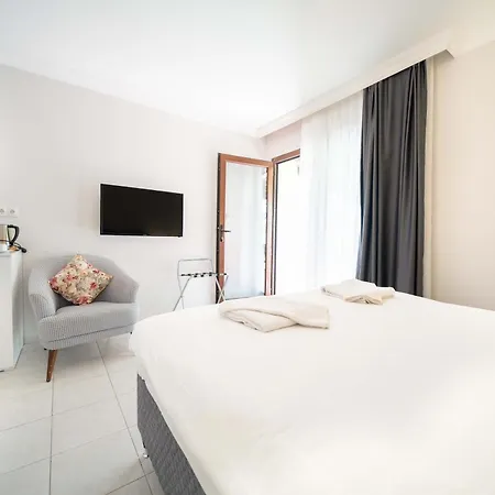 Hotell Dedeminn Garden 4*