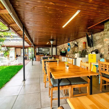 Dedeminn Garden Hotel