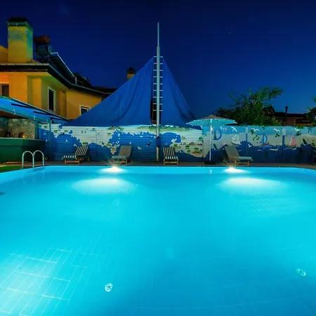 Dedeminn Garden Hotel