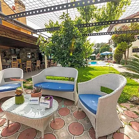 Dedeminn Garden Hotel 4*