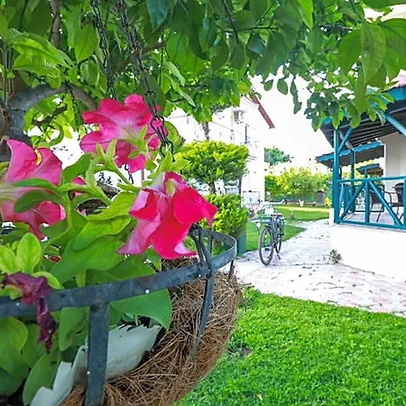 Dedeminn Garden فندق 4*
