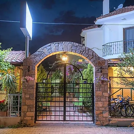 Hotel Dedeminn Garden 4*