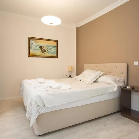 Hotell Dedeminn Garden 4*